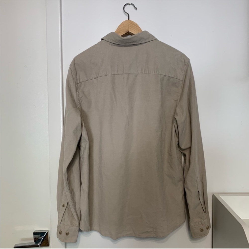 Banana Republic Men's Lightweight Corduroy
Shirt Size Medium EUC - Picture 9 of 9